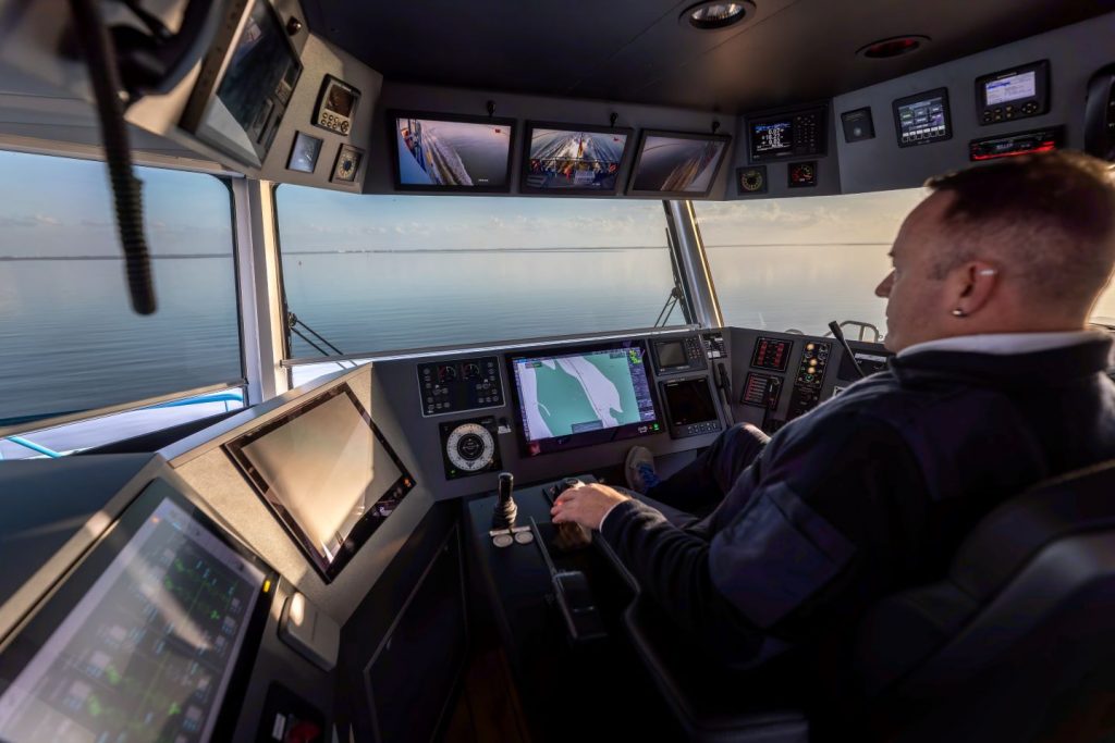 E-Katamaran Kapitän Brücke (Foto: AG Reederei Norden-Frisia)